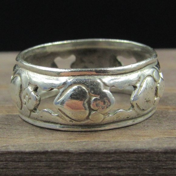 Jewelry - Size 5.75 Sterling Silver Small Hearts Cutout Band